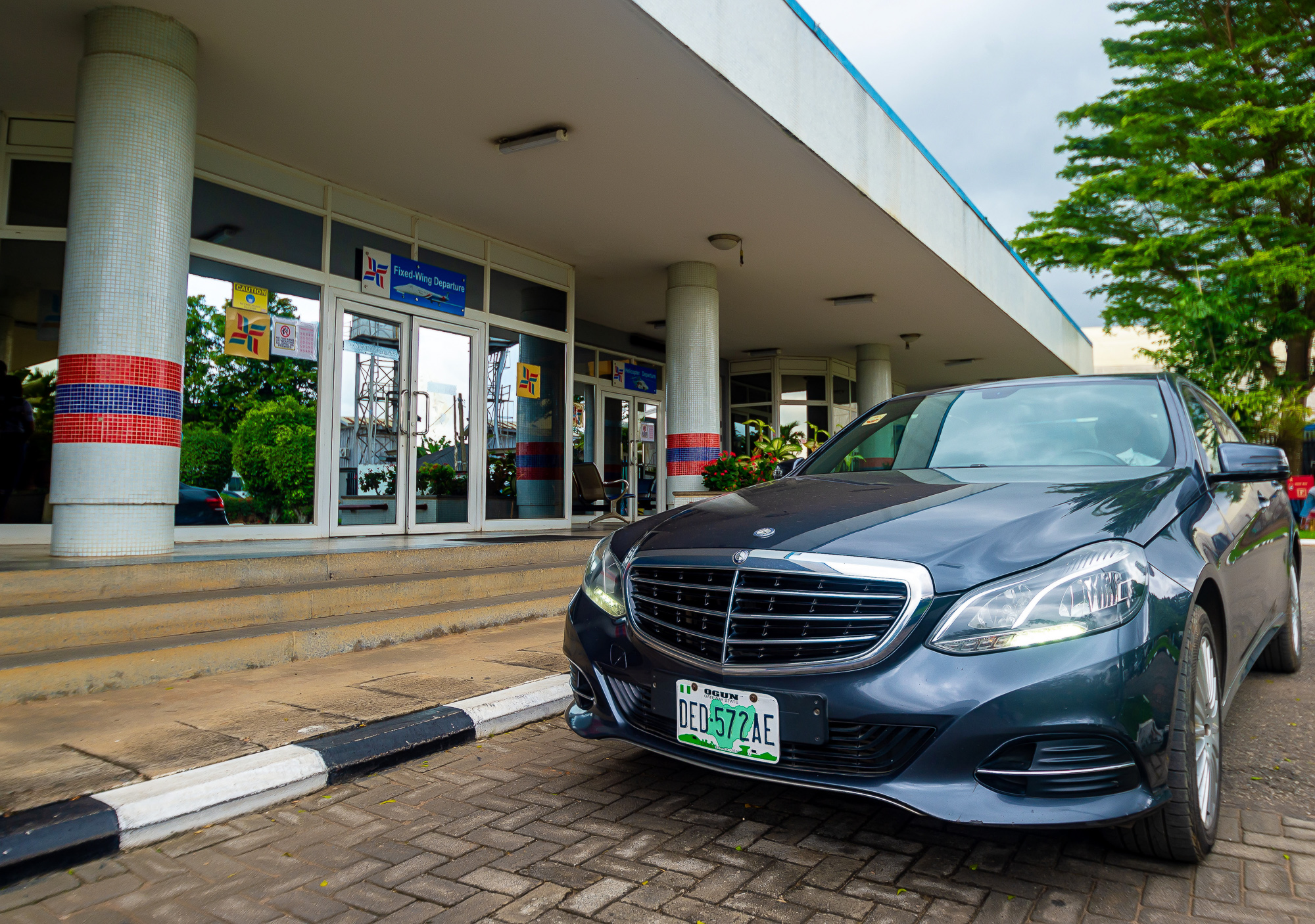 3 reasons why a Benz is the best car for airport transfers